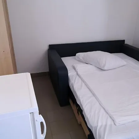Lanterna Sunny Seaside Apartment